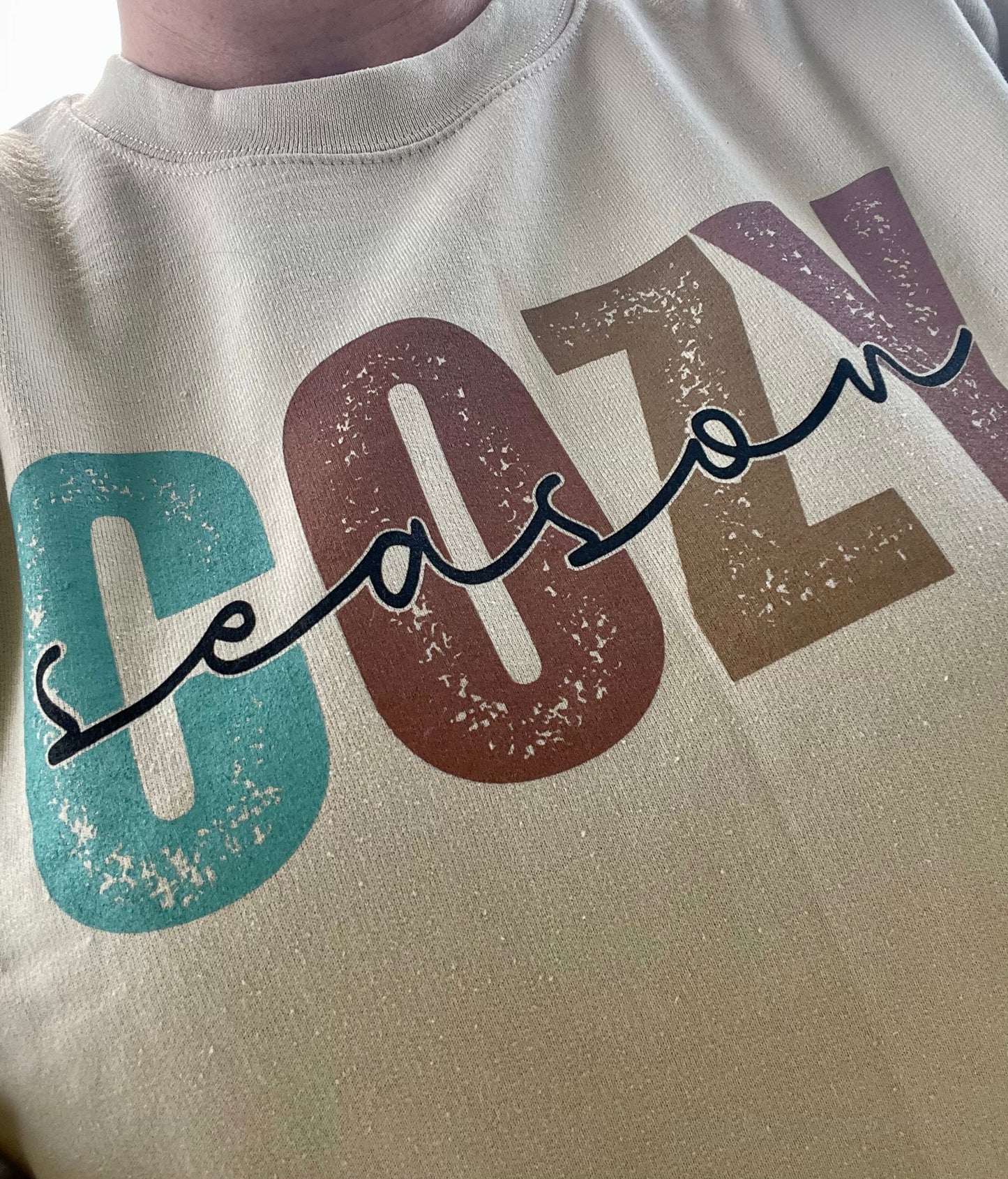 COZY SEASON CREWNECK SWEATSHIRT