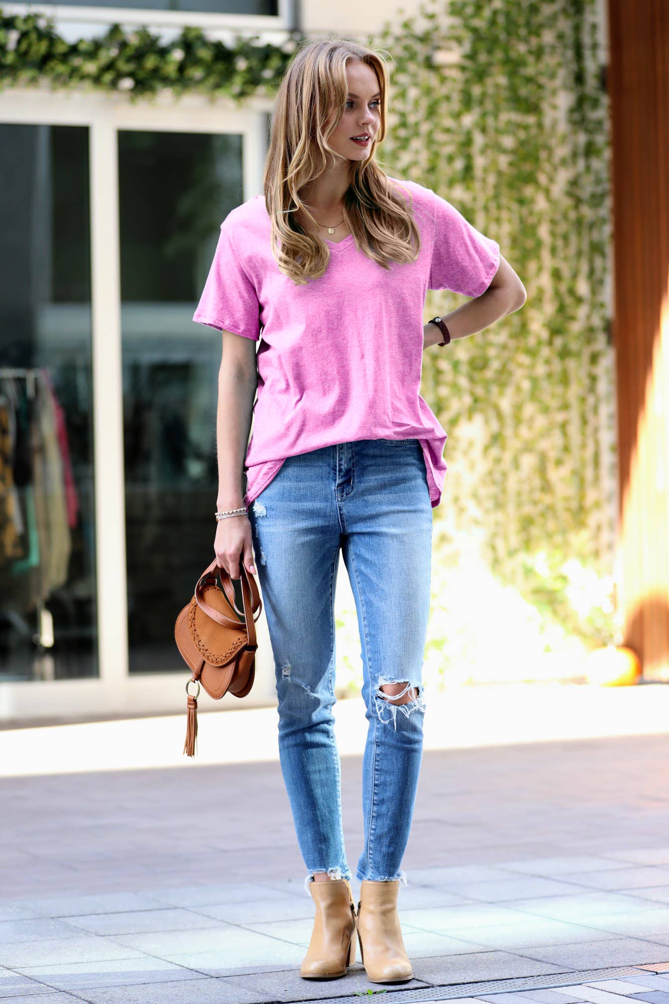 MAUVE COTTON SHORT SLEEVE BOYFRIEND V-NECK TEE