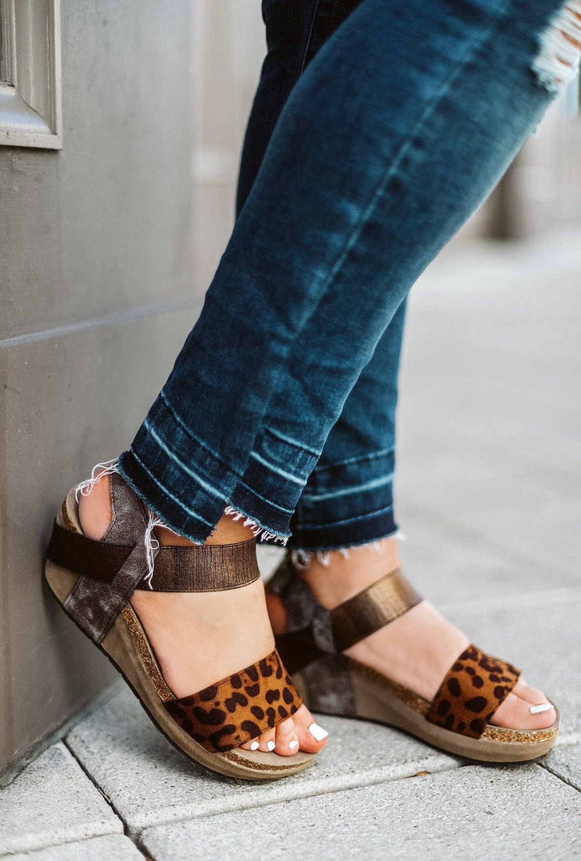 Chase The Moon Wedge , Brown
