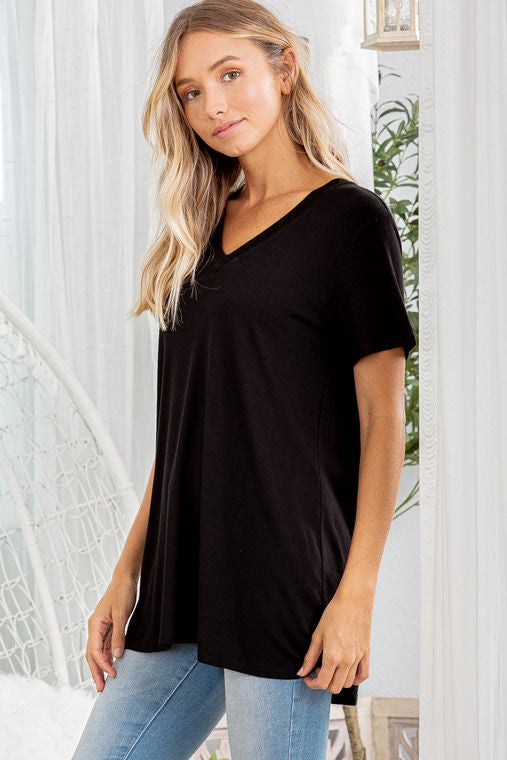 SOLID BLACK TEE
