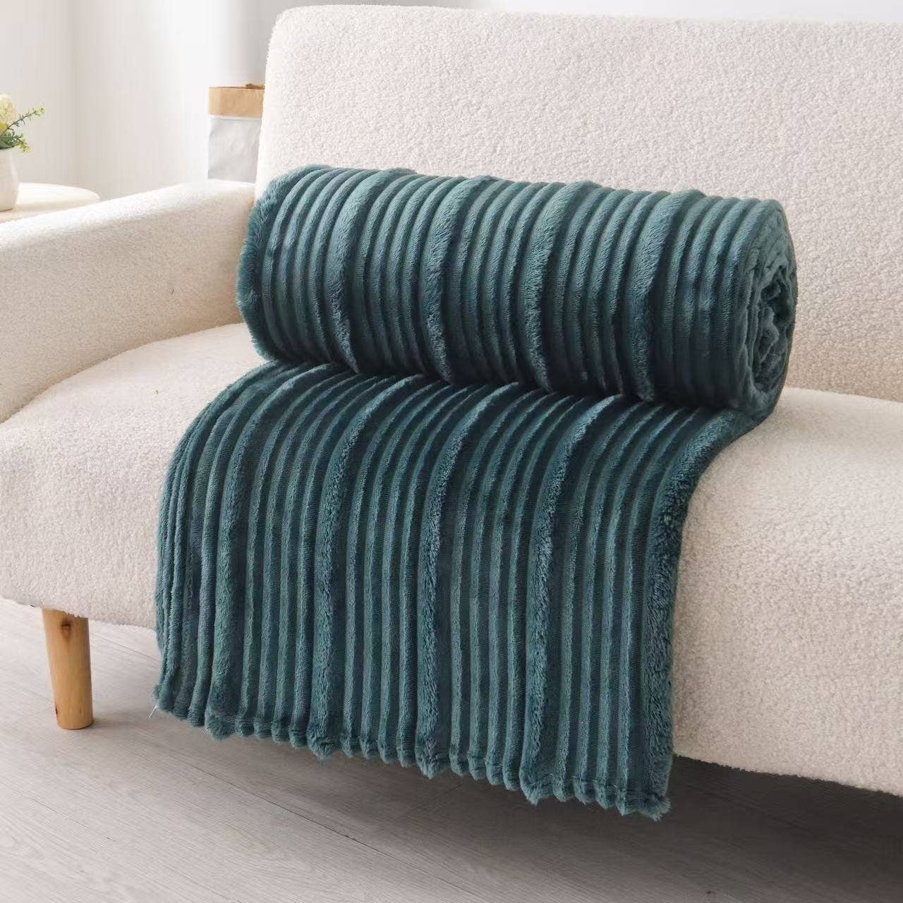Plush Flunnel Throw – Ultra Soft Ribbed Blanket Texture: 50x60" (130x150cm)- Dark Green