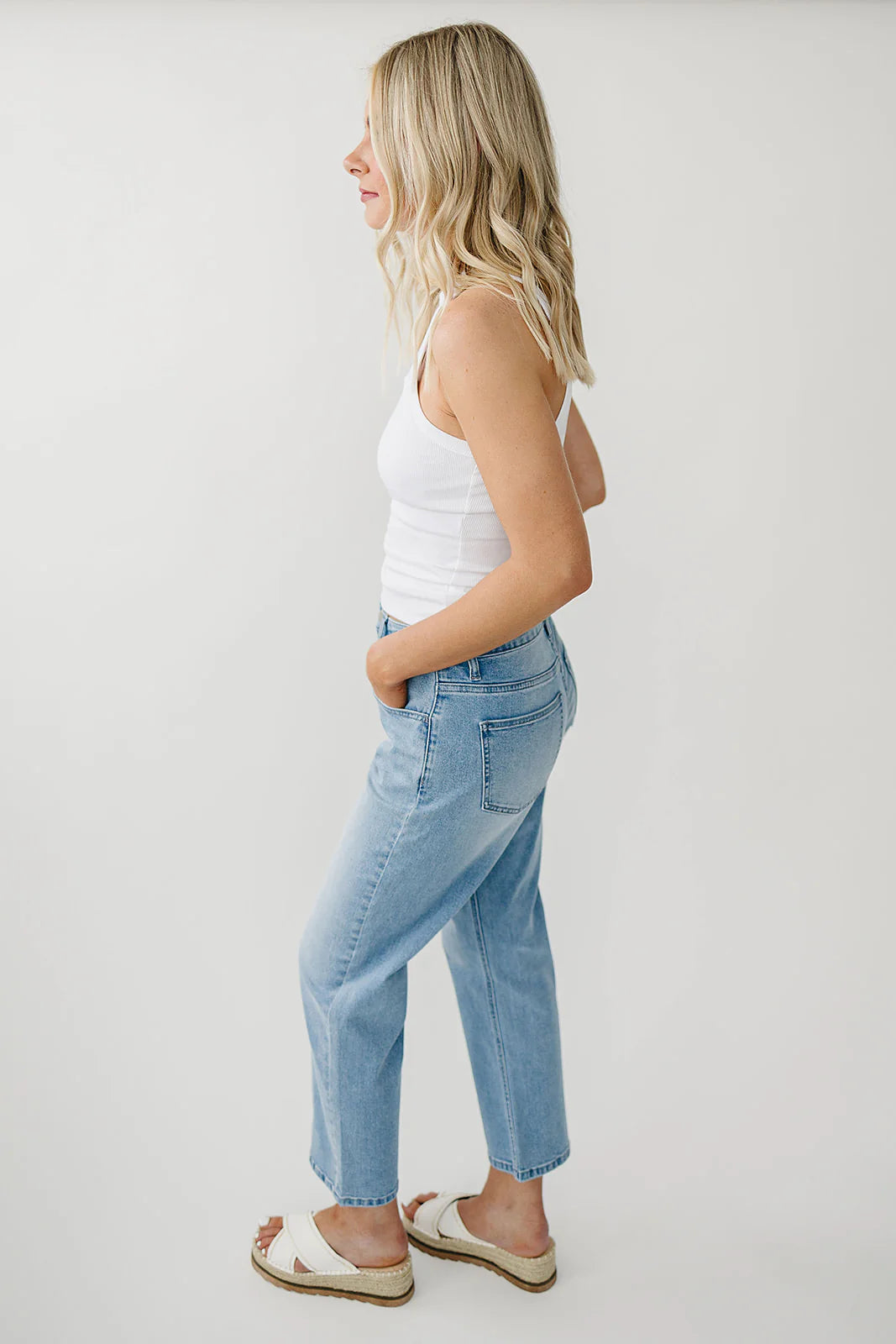 Hi-Rise Non-distressed Cropped Wide Leg Jeans