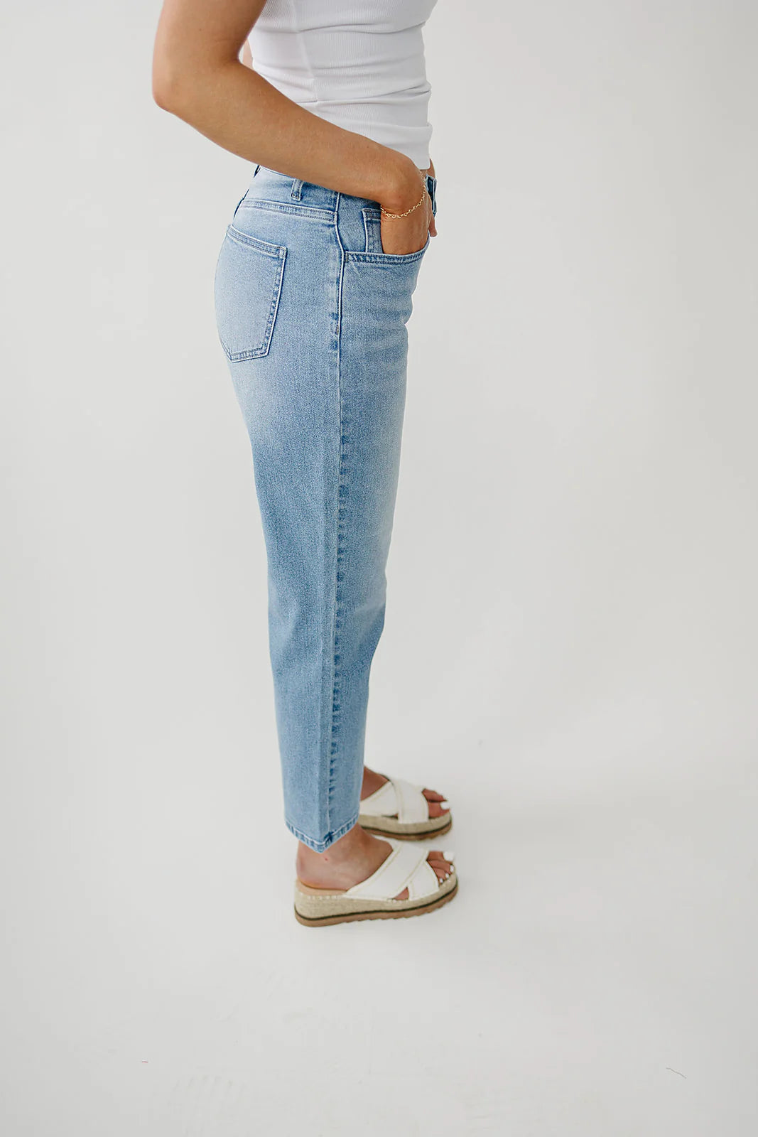 Hi-Rise Non-distressed Cropped Wide Leg Jeans