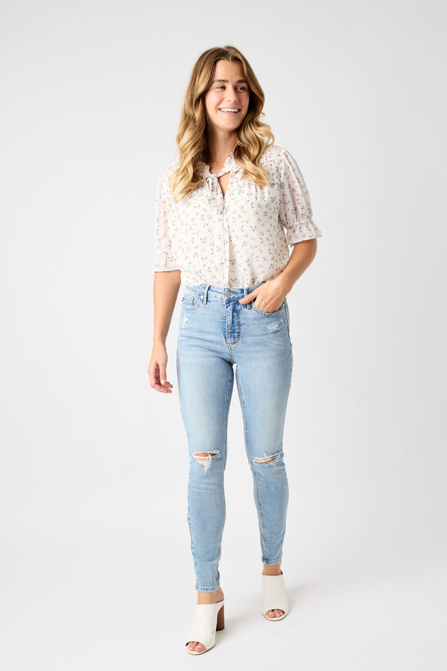 Judy Blue Mid Rise Tummy Control Skinny Jeans