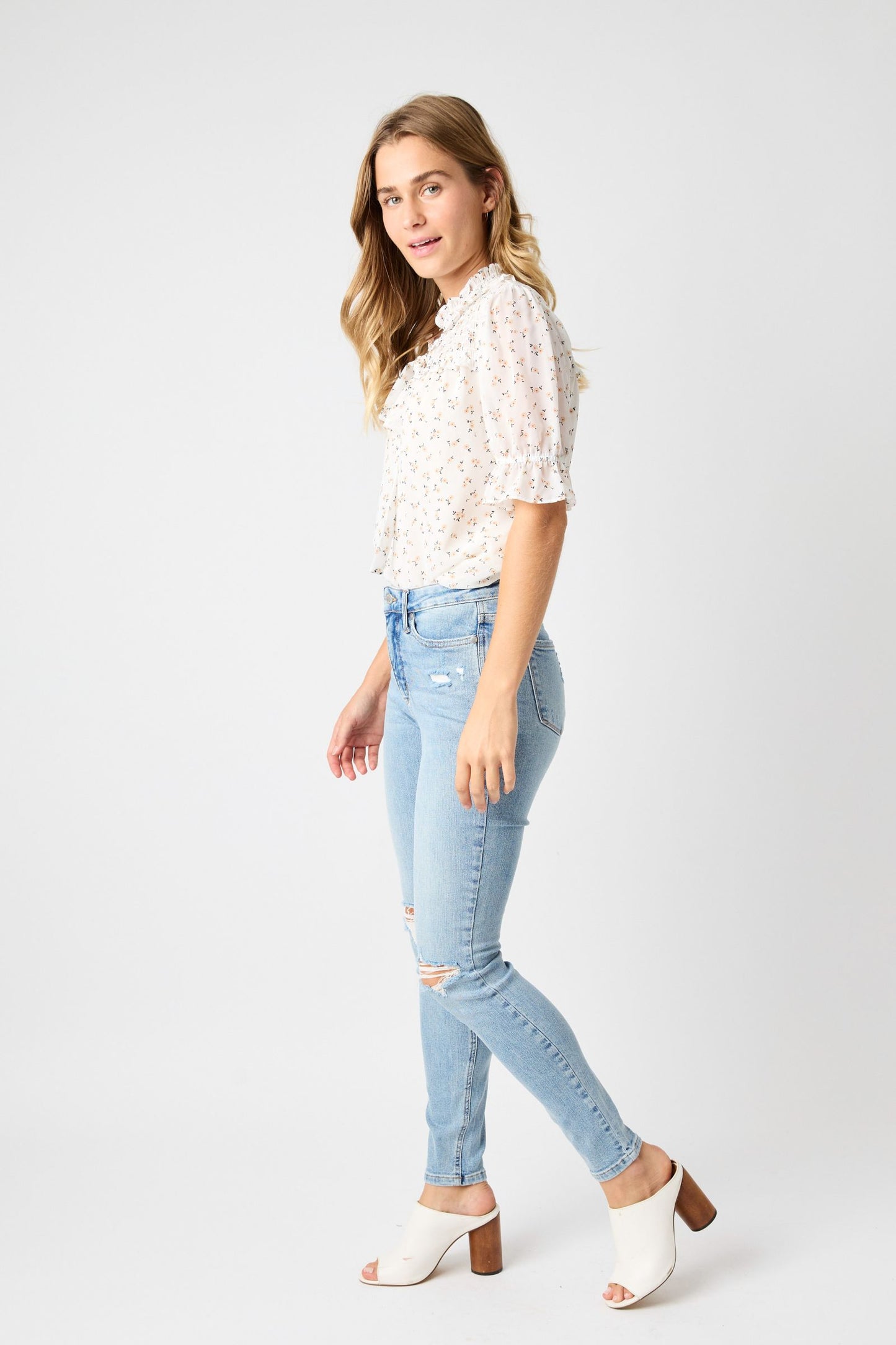 Judy Blue Mid Rise Tummy Control Skinny Jeans