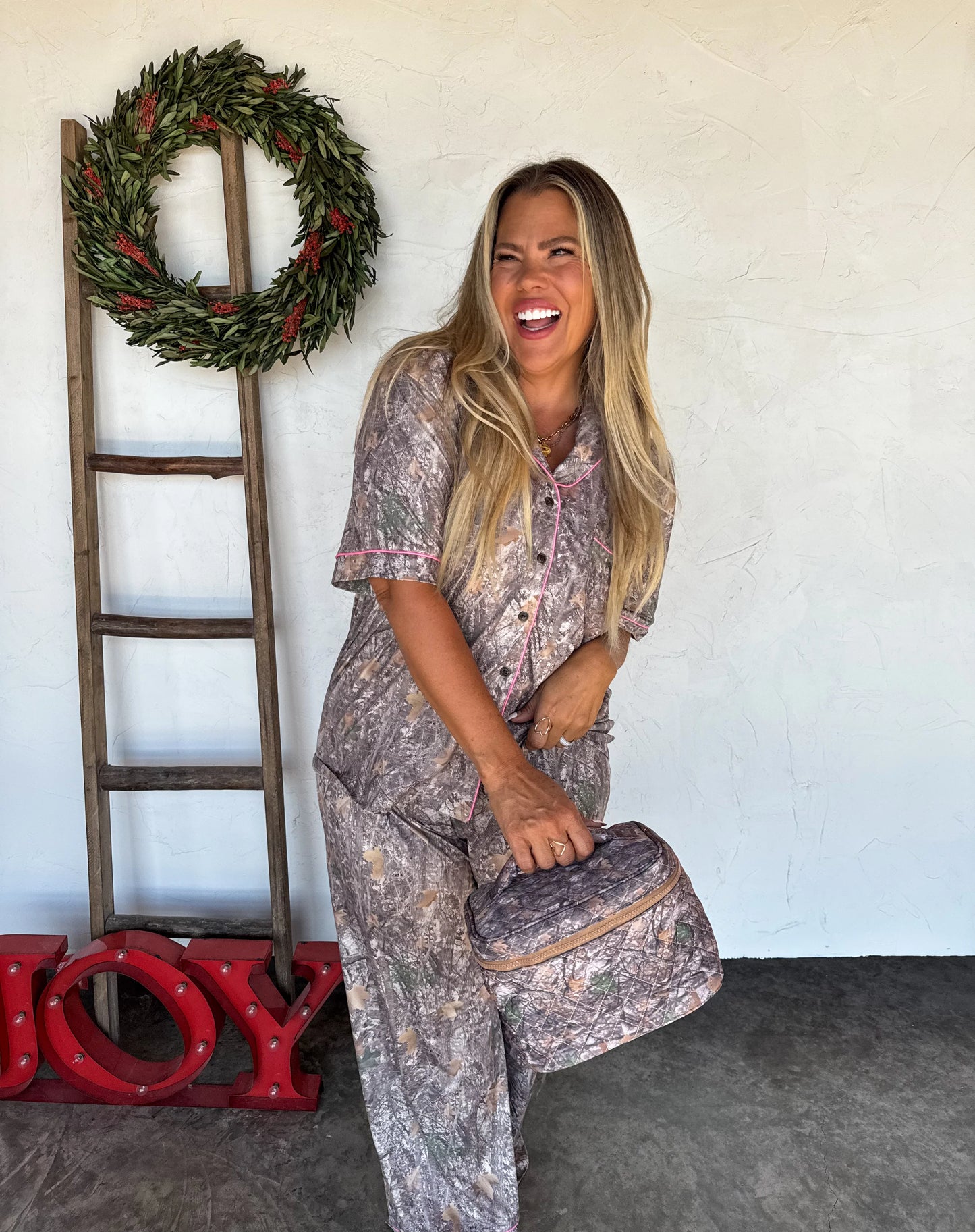 PREORDER- CAMO QUILTED PUFFER MAKEUP BAG