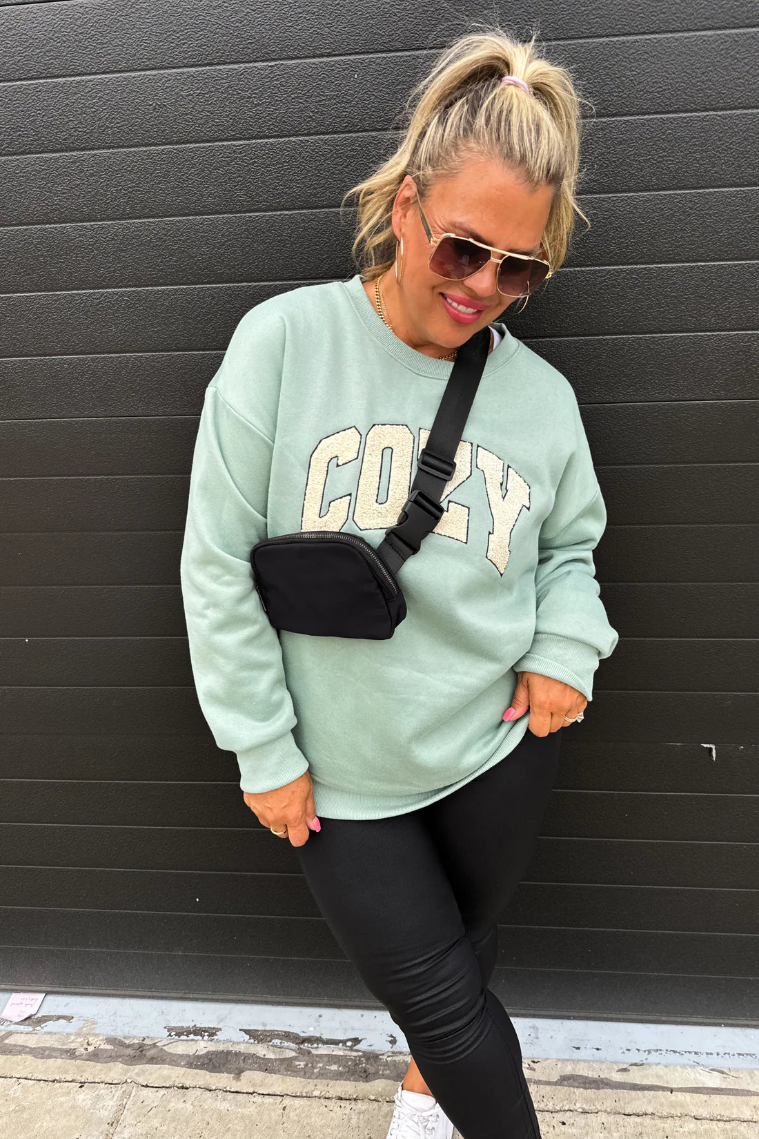 Cozy SHERPA LETTER EMBROIDERED SWEATSHRIT