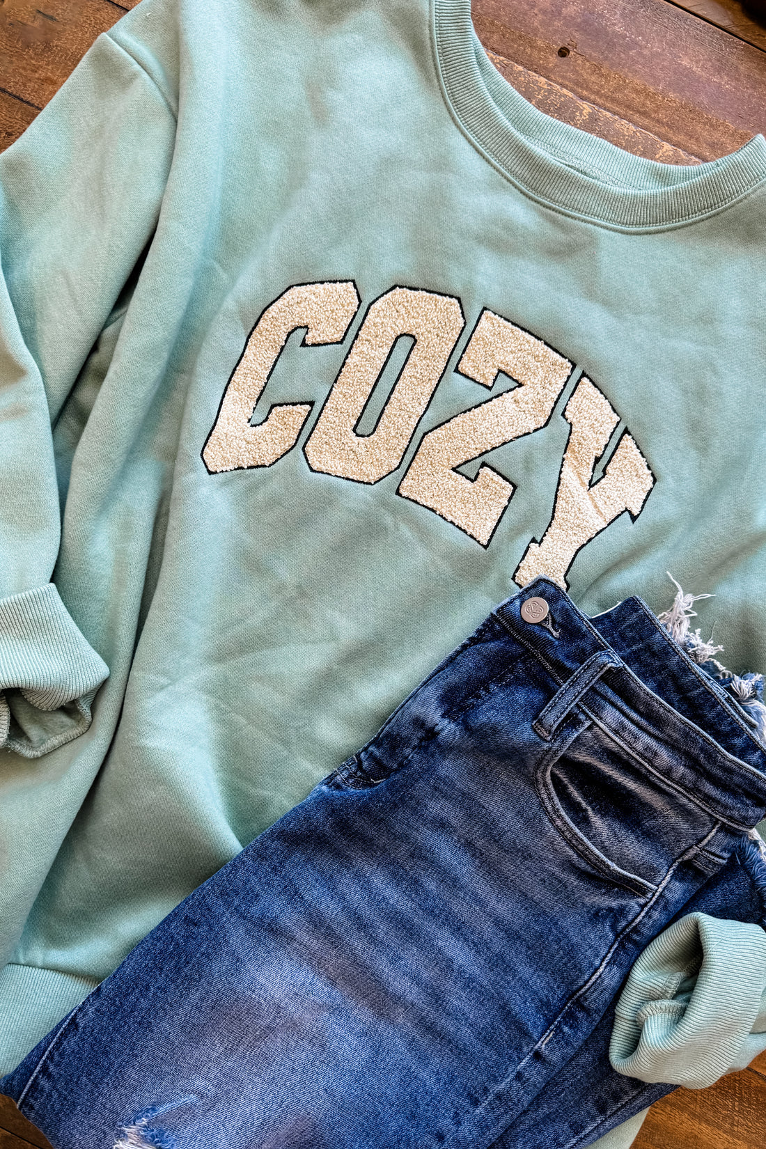 Cozy SHERPA LETTER EMBROIDERED SWEATSHRIT