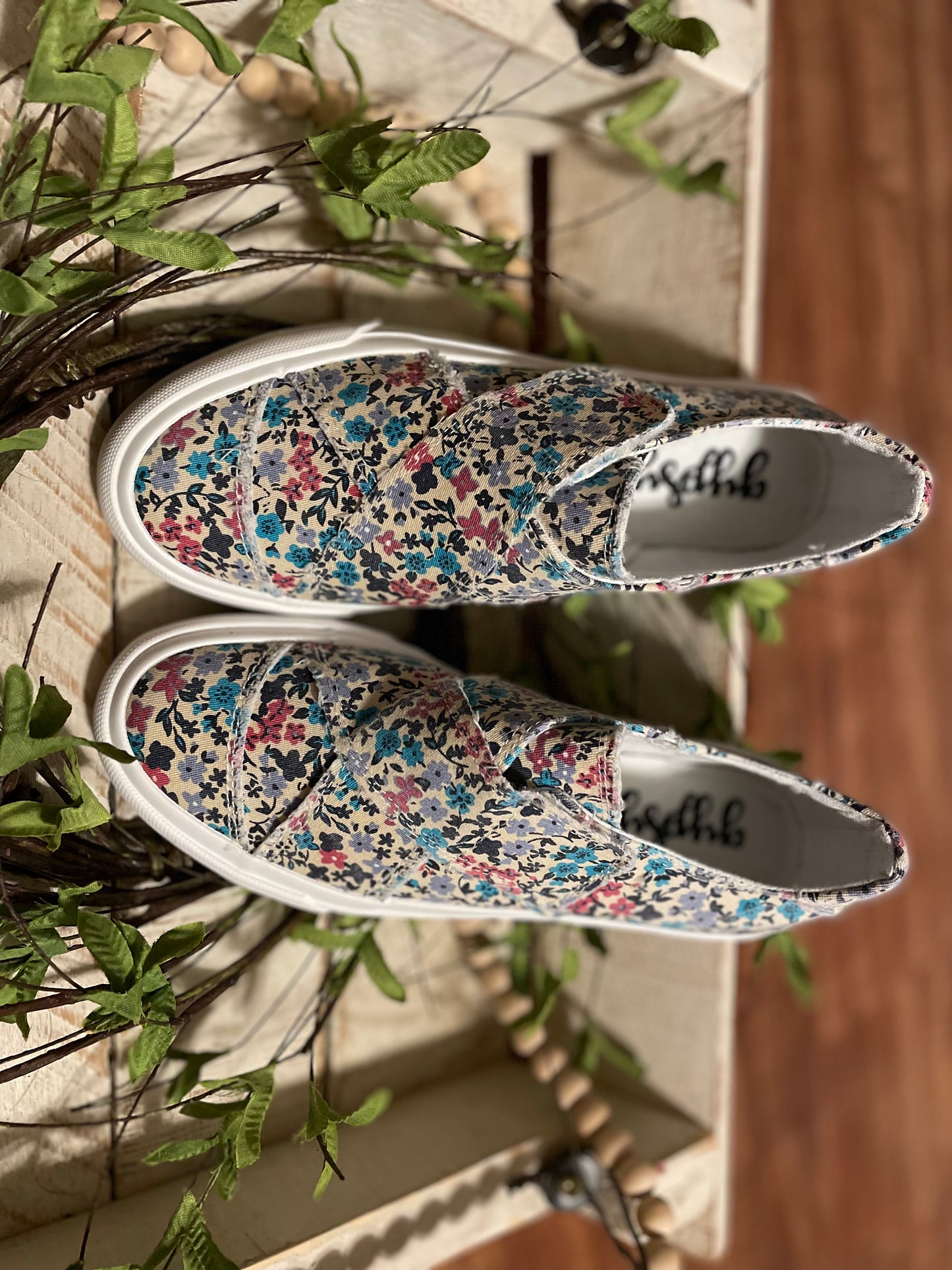 Gypsy Jazz Ivory Sneakers - Turquoise and Pink