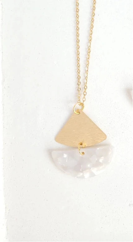 Ava Necklace - Pearl