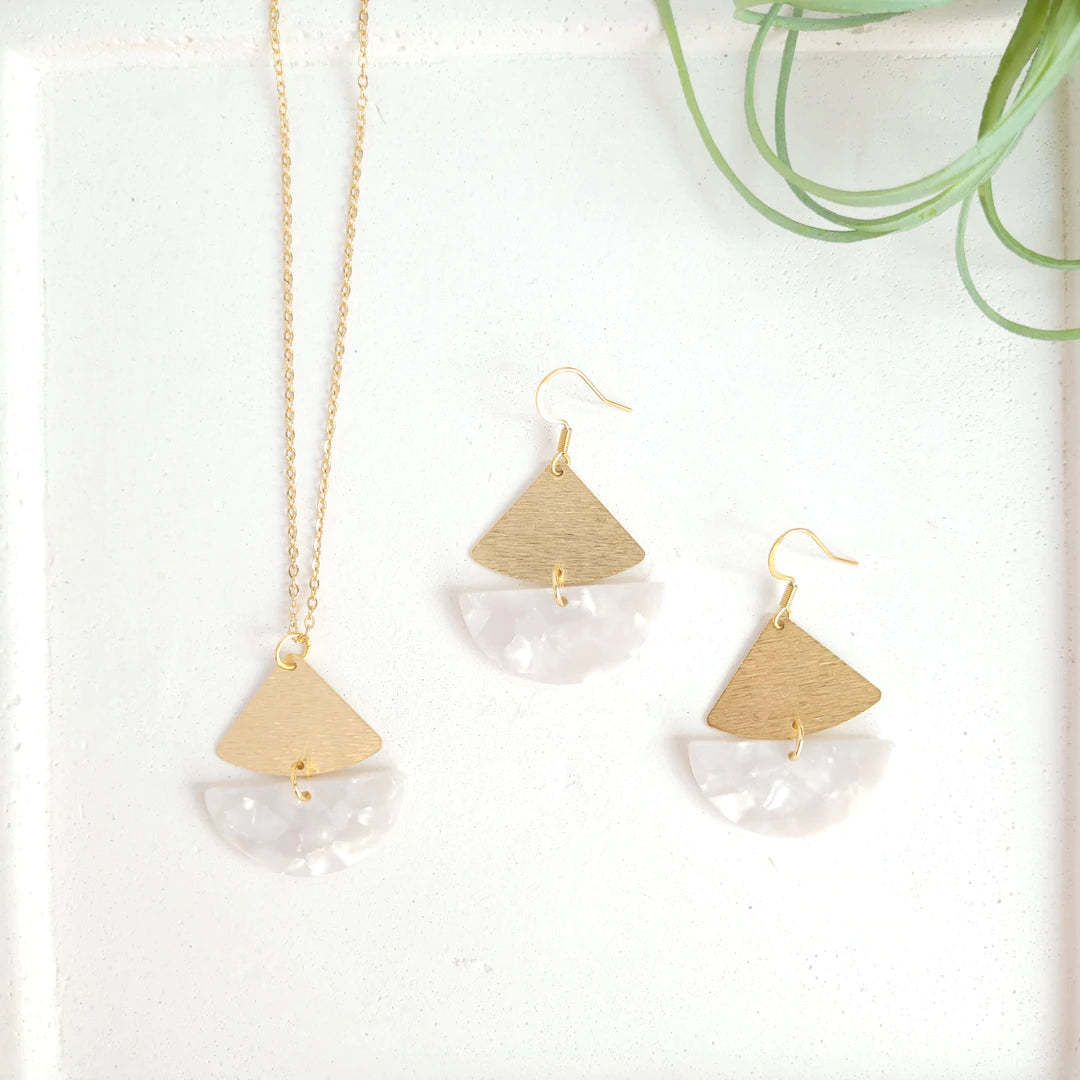 Ava Necklace - Pearl