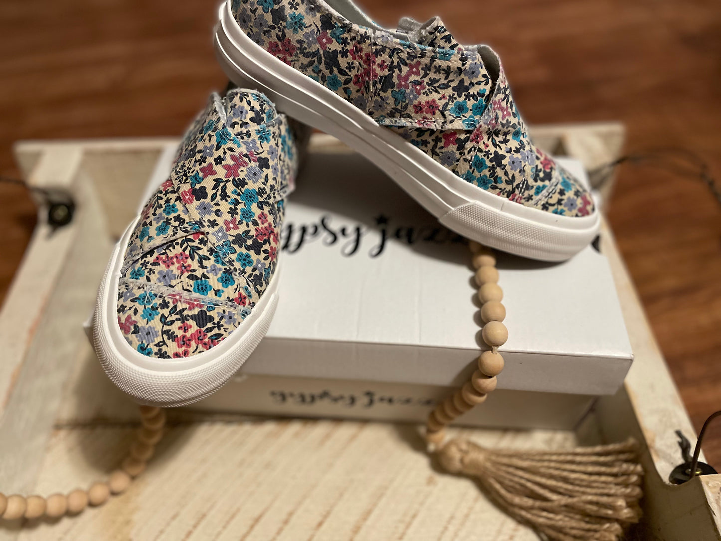 Gypsy Jazz Ivory Sneakers - Turquoise and Pink