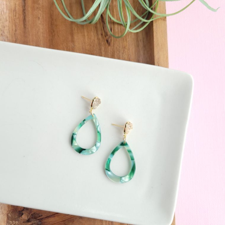 Tara Earrings- Fern Green / Lightweight Dainty Dangle Earring