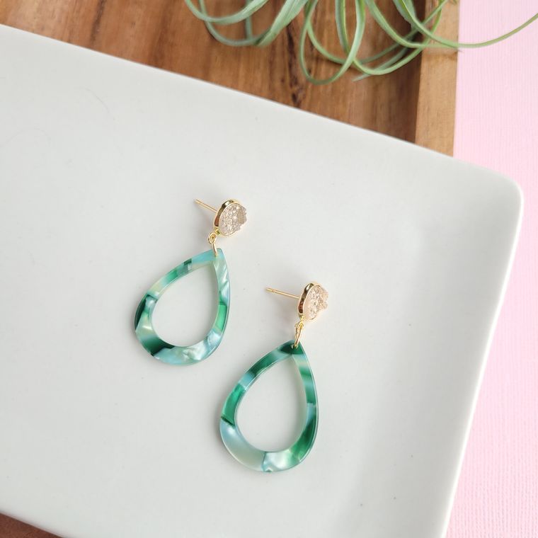 Tara Earrings- Fern Green / Lightweight Dainty Dangle Earring